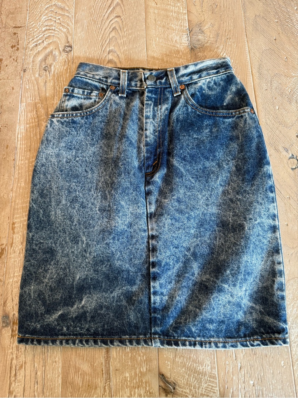 Levi’s Vintage Classic Acid-Wash Denim Skirt 5